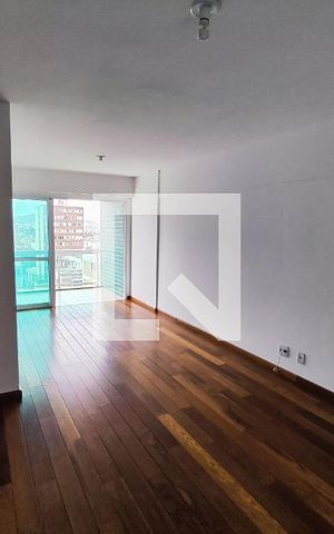 Apartamento à venda com 112m², 4 quartos e 2 vagas Apartamento à venda com 112m², 4 quartos e 2 vagasSala