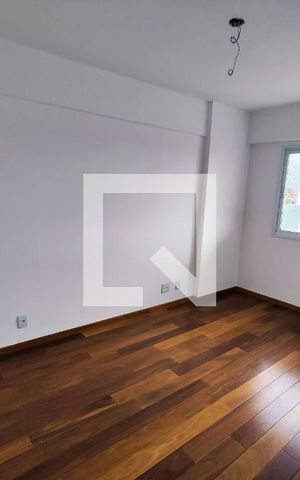Apartamento à venda com 112m², 4 quartos e 2 vagas Apartamento à venda com 112m², 4 quartos e 2 vagasSuíte
