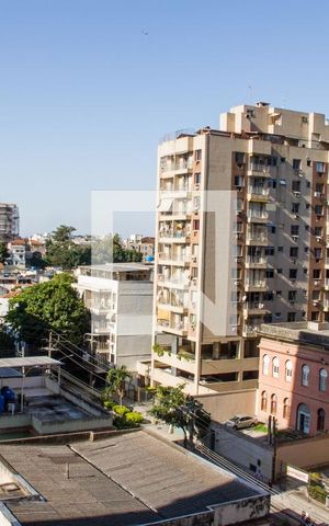 Apartamento à venda com 116m², 4 quartos e 2 vagasQuarto 01 - Janela