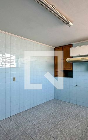 Casa para alugar com 230m², 3 quartos e 2 vagas Casa para alugar com 230m², 3 quartos e 2 vagasCozinha