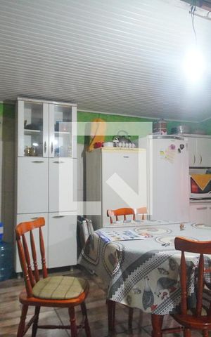 Casa à venda com 80m², 2 quartos e 2 vagasCozinha