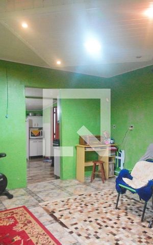 Casa à venda com 80m², 2 quartos e 2 vagasSala