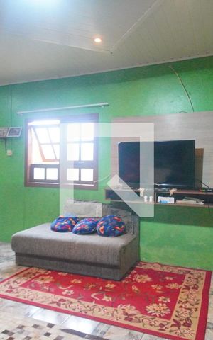 Casa à venda com 80m², 2 quartos e 2 vagasSala
