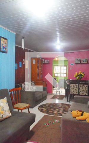 Casa à venda com 80m², 2 quartos e 2 vagasSala