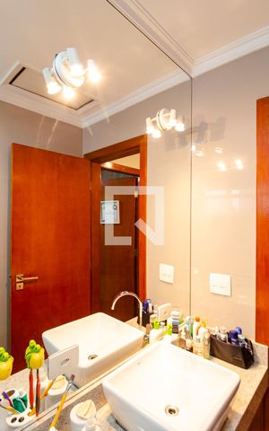 Casa à venda com 220m², 3 quartos e 2 vagasBanheiro Social