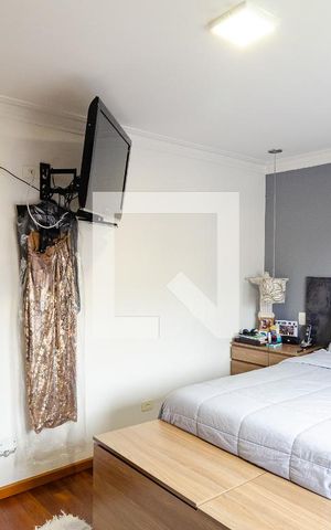 Casa à venda com 220m², 3 quartos e 2 vagasSuíte