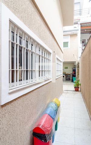 Casa à venda com 220m², 3 quartos e 2 vagasCorredor