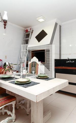 Casa à venda com 177m², 1 quarto e 8 vagas Casa à venda com 177m², 1 quarto e 8 vagasCozinha