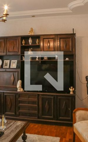Casa à venda com 411m², 3 quartos e 9 vagas Casa à venda com 411m², 3 quartos e 9 vagasSala