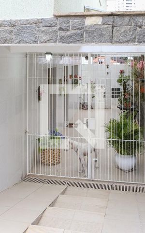 Casa à venda com 411m², 3 quartos e 9 vagas Casa à venda com 411m², 3 quartos e 9 vagasEntrada