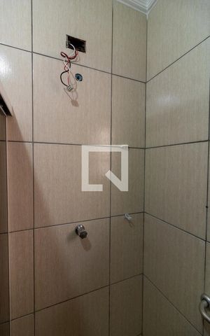 Casa para alugar com 200m², 3 quartos e 3 vagas Casa para alugar com 200m², 3 quartos e 3 vagasBanheiro
