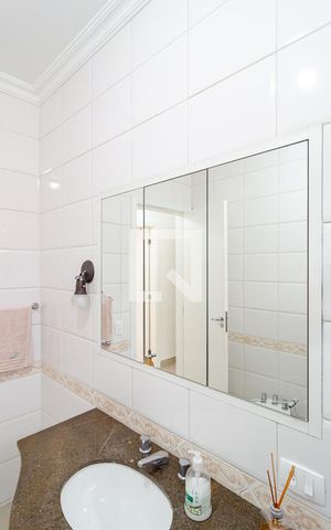 Casa à venda com 394m², 3 quartos e 3 vagas Casa à venda com 394m², 3 quartos e 3 vagasBanheiro Social
