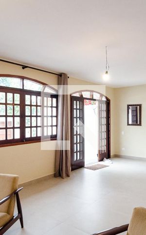 Casa à venda com 394m², 3 quartos e 3 vagas Casa à venda com 394m², 3 quartos e 3 vagasSala