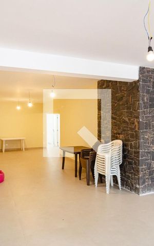 Casa à venda com 394m², 3 quartos e 3 vagas Casa à venda com 394m², 3 quartos e 3 vagasSala