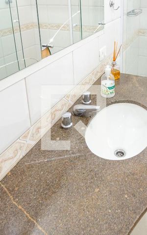 Casa à venda com 394m², 3 quartos e 3 vagas Casa à venda com 394m², 3 quartos e 3 vagasBanheiro Social