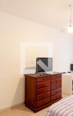Casa à venda com 394m², 3 quartos e 3 vagas Casa à venda com 394m², 3 quartos e 3 vagasSuíte