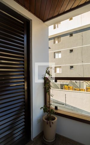 Apartamento à venda com 175m², 4 quartos e 3 vagas Apartamento à venda com 175m², 4 quartos e 3 vagasVaranda da Suíte 2