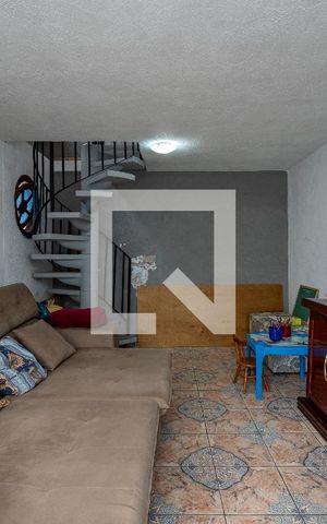 Casa à venda com 160m², 2 quartos e 4 vagas Casa à venda com 160m², 2 quartos e 4 vagasSala