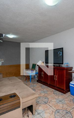 Casa à venda com 160m², 2 quartos e 4 vagas Casa à venda com 160m², 2 quartos e 4 vagasSala