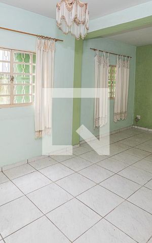 Casa à venda com 600m², 5 quartos e 6 vagasSala