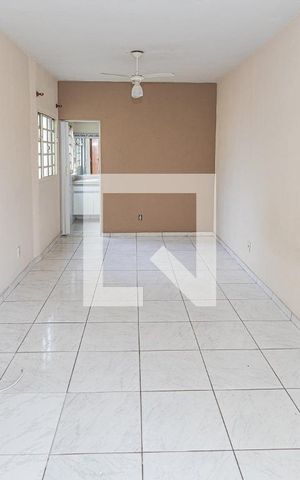 Casa à venda com 600m², 5 quartos e 6 vagasQuarto 2 - suite/ 2º andar