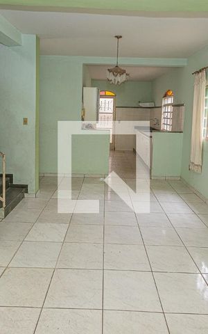 Casa à venda com 600m², 5 quartos e 6 vagasSala