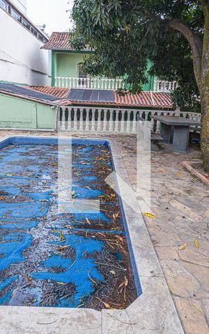 Casa à venda com 600m², 5 quartos e 6 vagasQuintal / Piscina