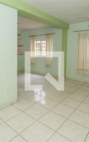 Casa à venda com 600m², 5 quartos e 6 vagasSala
