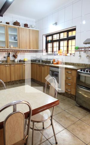 Casa à venda com 400m², 4 quartos e 3 vagasCozinha