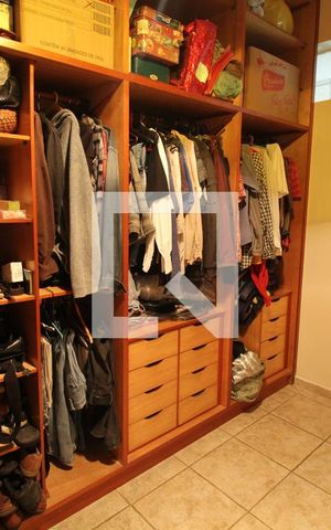 Casa à venda com 400m², 4 quartos e 3 vagasCloset