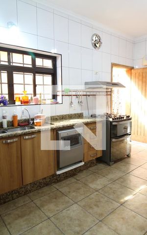 Casa à venda com 400m², 4 quartos e 3 vagasCozinha