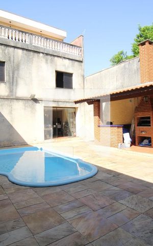 Casa à venda com 400m², 4 quartos e 3 vagasPiscina