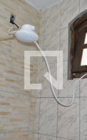 Casa à venda com 180m², 4 quartos e 2 vagasBanheiro