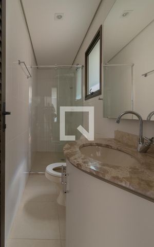 Apartamento à venda com 342m², 3 quartos e 6 vagas Apartamento à venda com 342m², 3 quartos e 6 vagasCobertura
