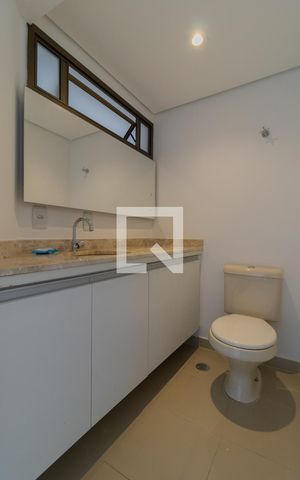 Apartamento à venda com 342m², 3 quartos e 6 vagas Apartamento à venda com 342m², 3 quartos e 6 vagasLavabo