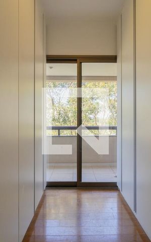 Apartamento à venda com 342m², 3 quartos e 6 vagas Apartamento à venda com 342m², 3 quartos e 6 vagasCloset da Suíte 1