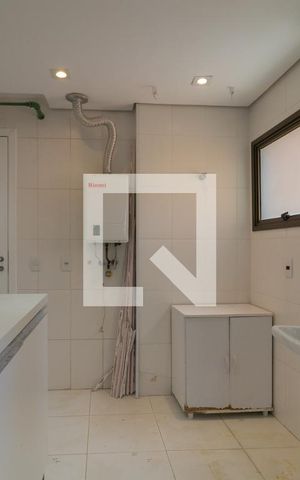 Apartamento à venda com 342m², 3 quartos e 6 vagas Apartamento à venda com 342m², 3 quartos e 6 vagasÁrea de Serviço