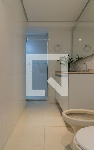 Apartamento à venda com 342m², 3 quartos e 6 vagas Apartamento à venda com 342m², 3 quartos e 6 vagasBanheiro da Suíte 1