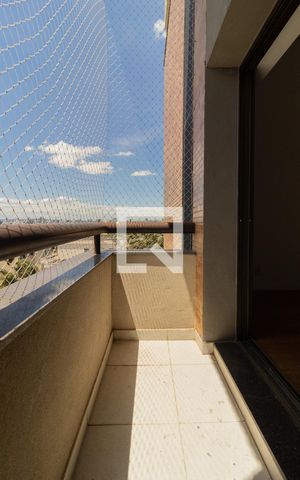 Apartamento à venda com 342m², 3 quartos e 6 vagas Apartamento à venda com 342m², 3 quartos e 6 vagasVaranda da Sala de Jantar
