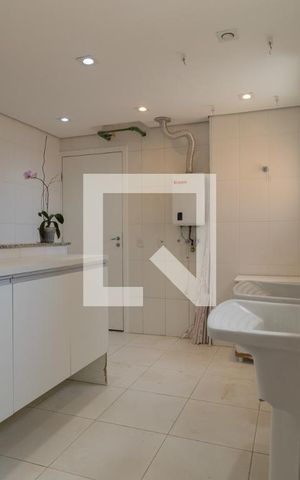 Apartamento à venda com 342m², 3 quartos e 6 vagas Apartamento à venda com 342m², 3 quartos e 6 vagasÁrea de Serviço