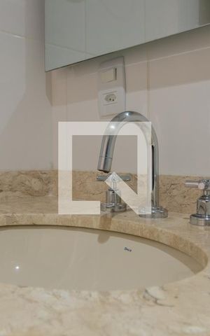 Apartamento à venda com 342m², 3 quartos e 6 vagas Apartamento à venda com 342m², 3 quartos e 6 vagasBanheiro da Suíte 3
