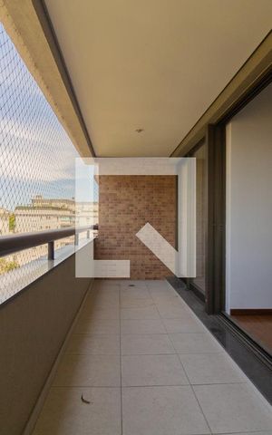 Apartamento à venda com 342m², 3 quartos e 6 vagas Apartamento à venda com 342m², 3 quartos e 6 vagasVaranda da Suíte 1