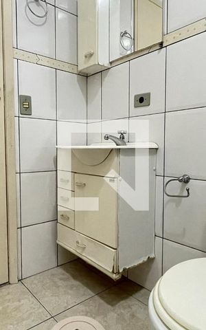 Casa para alugar com 56m², 1 quarto e sem vaga Casa para alugar com 56m², 1 quarto e sem vagaBanheiro