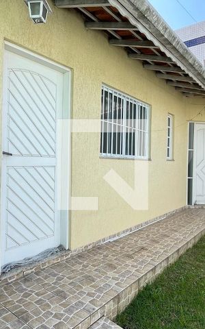 Casa para alugar com 56m², 1 quarto e sem vaga Casa para alugar com 56m², 1 quarto e sem vagaFachada