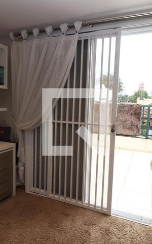 Casa à venda com 184m², 4 quartos e 3 vagasQuarto Suíte
