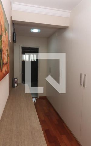 Casa à venda com 184m², 4 quartos e 3 vagasQuarto Suíte