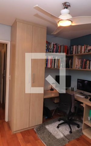Casa à venda com 184m², 4 quartos e 3 vagasQuarto 4 - Suíte