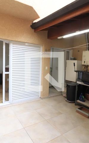 Casa à venda com 184m², 4 quartos e 3 vagasÁrea de Serviço