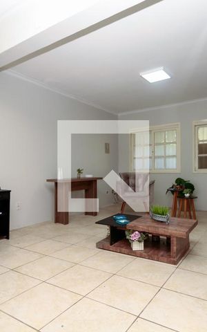 Casa à venda com 200m², 2 quartos e 5 vagas Casa à venda com 200m², 2 quartos e 5 vagasSala
