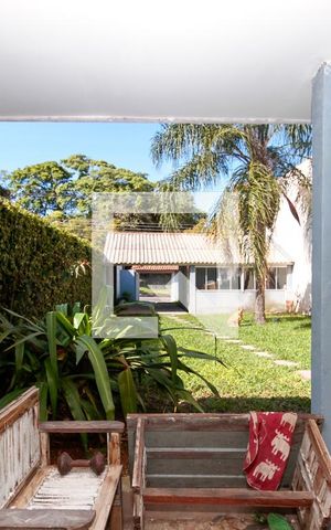 Casa à venda com 200m², 2 quartos e 5 vagas Casa à venda com 200m², 2 quartos e 5 vagasVista Sala
